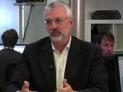 qualcomm's cio says oracle is a 'dinosaur' that's losing ground in the enterprise (orcl, qcomn)